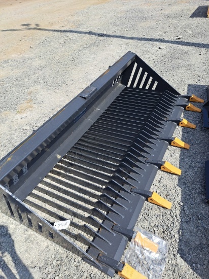 Landhonor 78" Rock Bucket