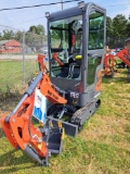 Infront YFE17 Mini excavator W/ cab