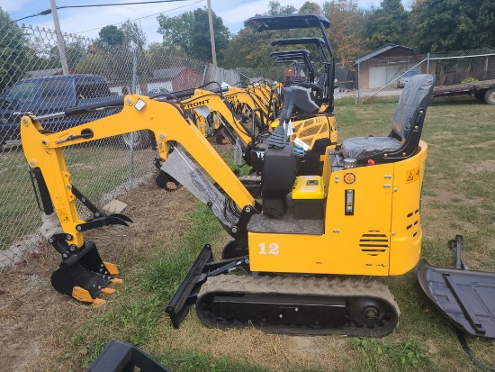 Landhero Mod. 12 Mini Excavator w/ Canopy