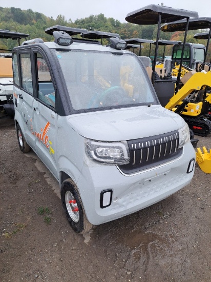 Raccoon RC-G200 Electric Car w/ Damage