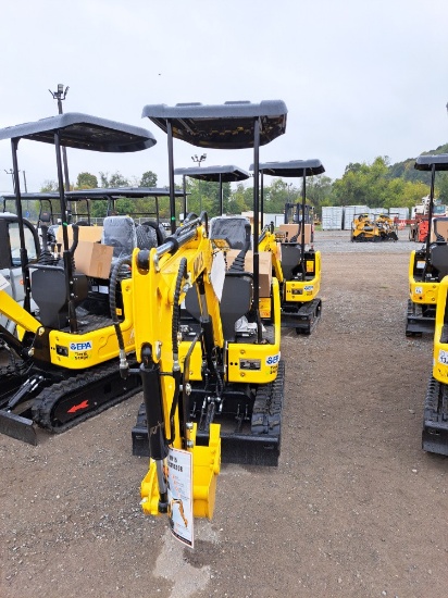 Machpro MP15 Mini Excavator w/ Thumb
