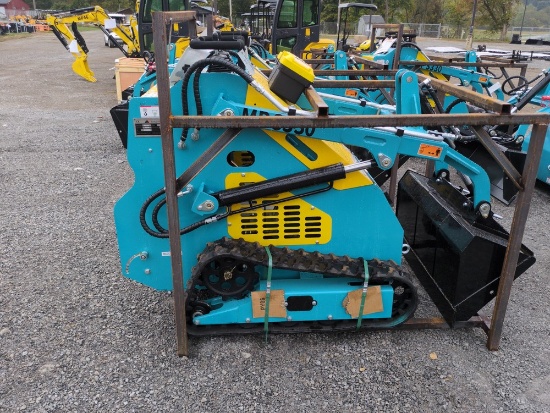 Machpro MPS330 Mini Skid Loader