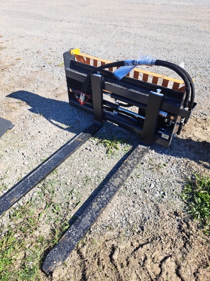 Wolverine Fork Attachment w/ Hydraulic Adjustable Forks - Model: PFA-11-3300G