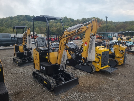 AGT H12R Mini Excavator w/ Thumb