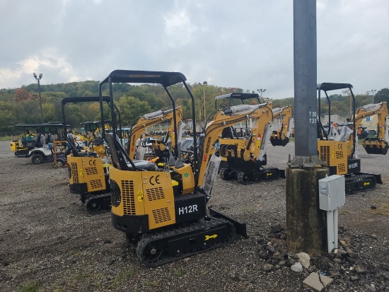 AGT H12R Mini Excavator w/ Thumb