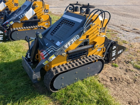 Infront YF380 Mini Skid Loader w/ 4 in 1 Bucket