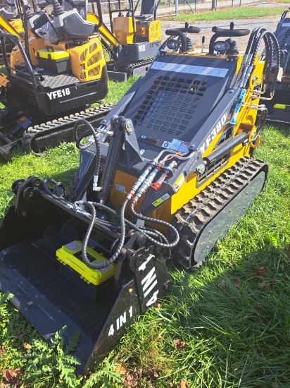 Infront YF380 Mini Skid Loader w/ 4 in 1 Bucket