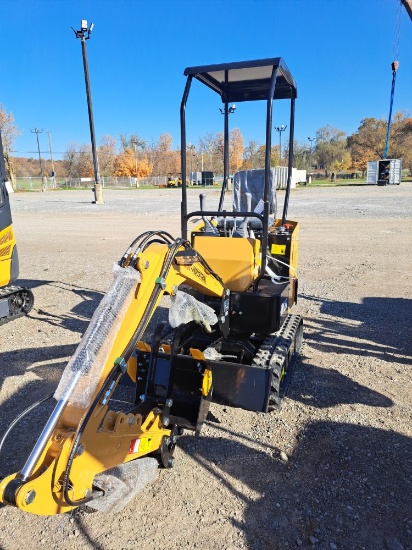 AGT H12R Mini Excavator w/ Thumb