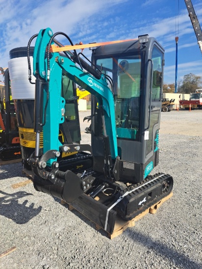 FF industrial FF13 Mini excavator w/ full cab, thumb and blade