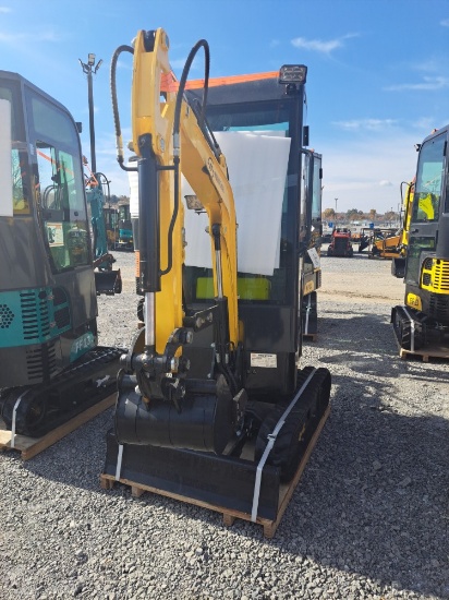 FF industrial FF13 Mini excavator w/ full cab, thumb and blade
