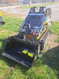 Infront YF380 Mini Skid Loader w/ 4 in 1 Bucket