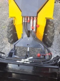 Infront YF480 skid loader w/ 4-in-1 bucket and roof