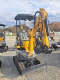 Infront YFE15 Mini excavator w/ hydrolic thumb and cab roof