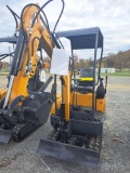 Infront YFE15 Mini excavator w/ hydrolic thumb and cab roof