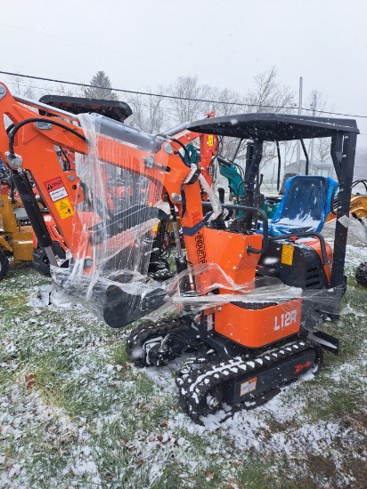 AGT L12R Mini Excavator w/ Thumb & Blade