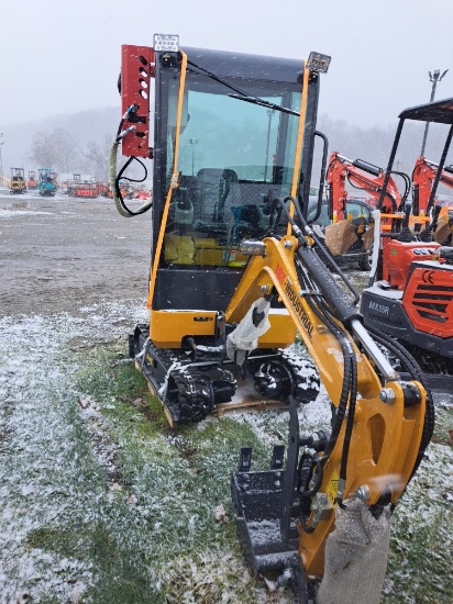 AGT QK18RXS-C Mini Excavator w/ Thumb & Blade