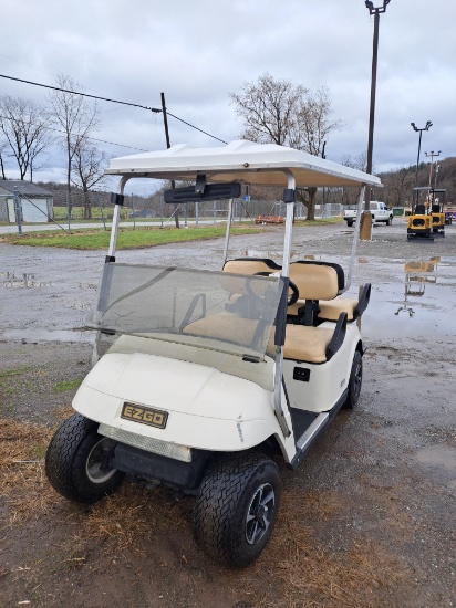 EZ Go Electric Golf Cart - 36V w/ Charger