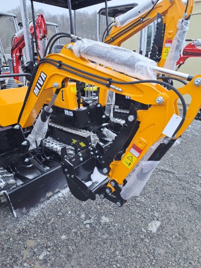 Miva VA13 Mini Excavator w/ Thumb