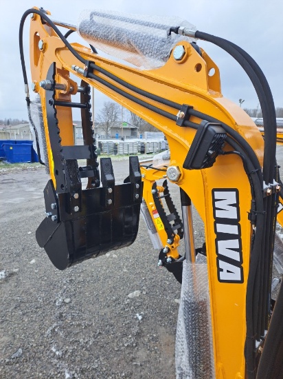 Miva VA15 Mini Excavator w/ Pilot Controls & Thumb