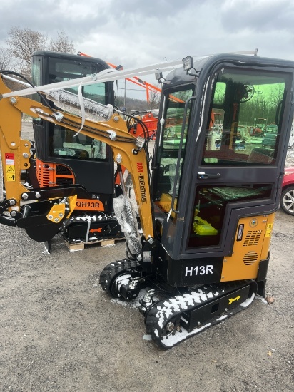 AGT H13R Mini Excavator w/ Full Cab & Thumb