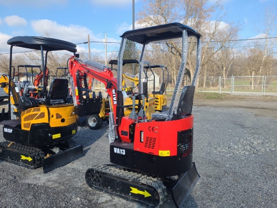 Miva VA13 Mini Excavator w/ Thumb