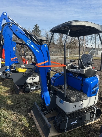 FF Industrial FF 18R gas Mini Excavator w/ Thumb and blade