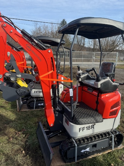FF Industrial FF 18R gas Mini Excavator w/ Thumb and blade