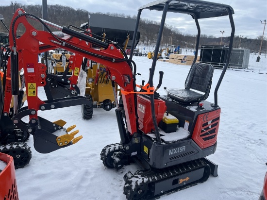 AGT MX15R Mini Excavator w/ blade and Thumb