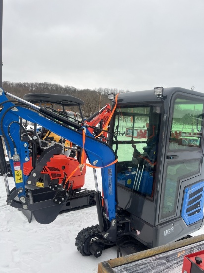 AGT MX21R Mini Excavator W/ Full Cab, Hydraulic thumb, and blade