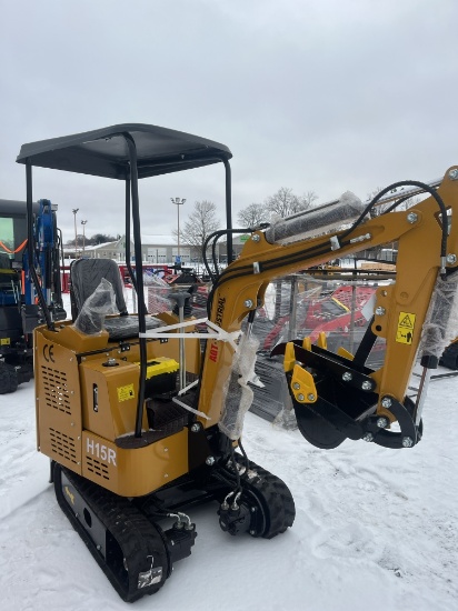AGT H15R Mini Excavator w/ thumb and blade