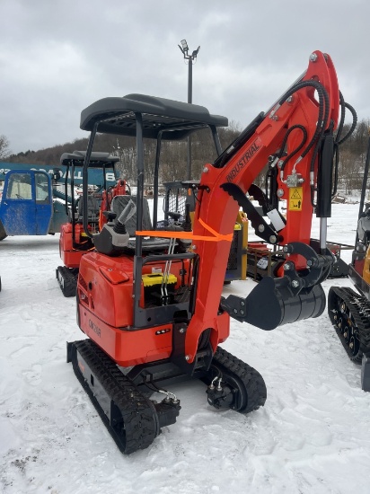 AGT QK20R Mini Excavator w/ Hydraulic thumb and blade