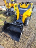 Infront YF480 mini Skid steer w/ 4-in-1 bucket