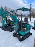AGT QK16R Mini Excavator w/ blade and Hydraulic Thumb