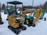 AGT H15R Mini Excavator w/ blade and Thumb