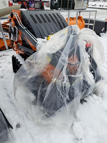 Land Hero LDH-T460 mini skid steer