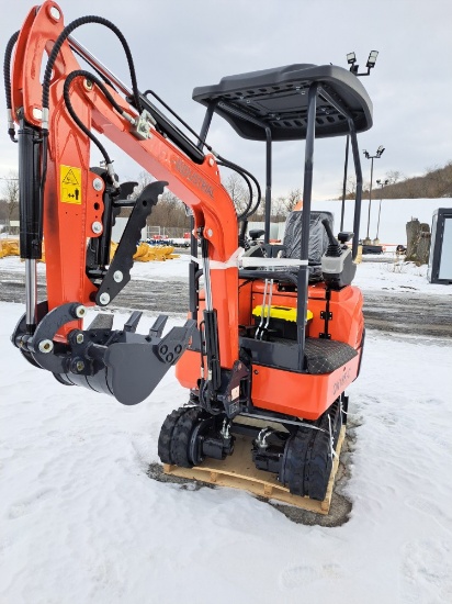 AGT QK18K-C Mini Excavator  *Diesel* w/ Hydraulic thumb and blade