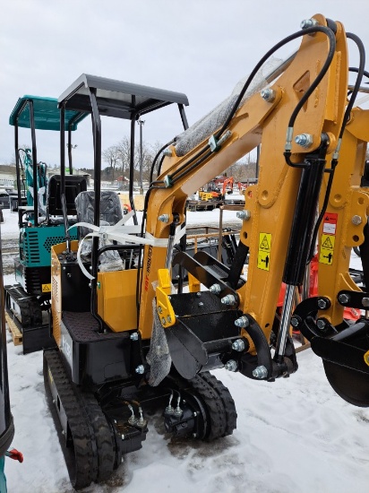 AGT H12R Mini Excavator w/ Blade and thumb