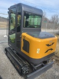 AGT MY50R Mini Excavator w/ hydraulic Thumb, Blade , and Full Cab