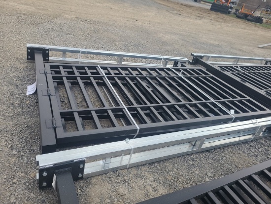 20 ft Metal Farm Driveway Gate w/ Horse