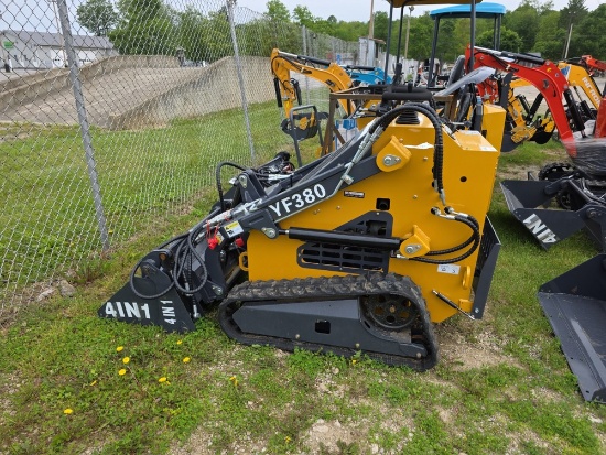 Infront YF380 Mini Skid Loader w/ 4 in 1 Bucket