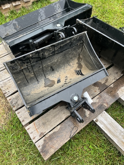 Future Mini Excavator 24" Hyd Tilting Bucket