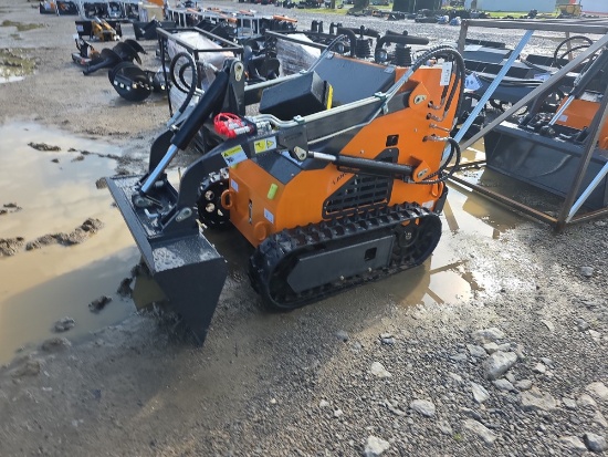 LandHero LDH-T460 Mini Skid Loader