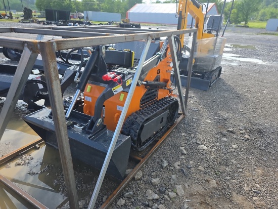 LandHero LDH-T460 Mini Skid Loader