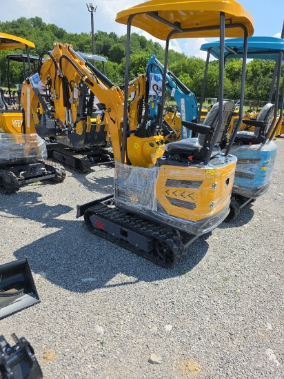 Infront YFE15 Mini Excavator w/ Thumb & Canopy