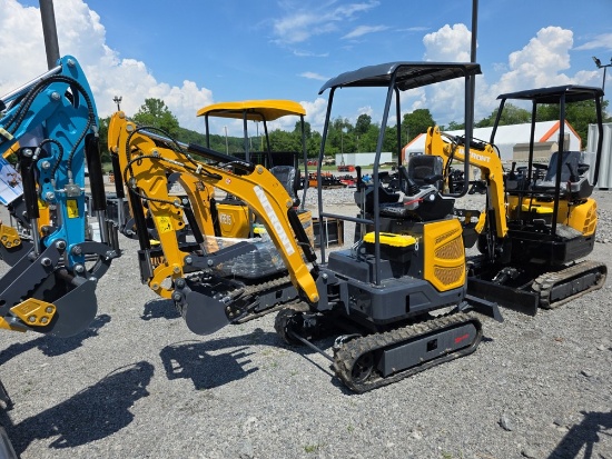Infront YFE18 Mini Excavator w/ Thumb & Canopy