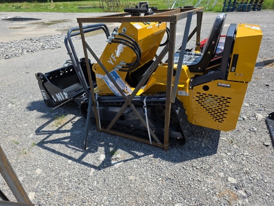 Infront YF480 Mini Skid Loader w/ 4 in 1 Bucket