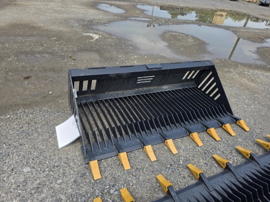 Landhonor 72" Rock Bucket