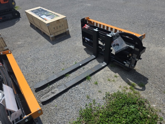 Wolverine Skid Loader Hyd. Adjustable Forks - 4,000 lbs
