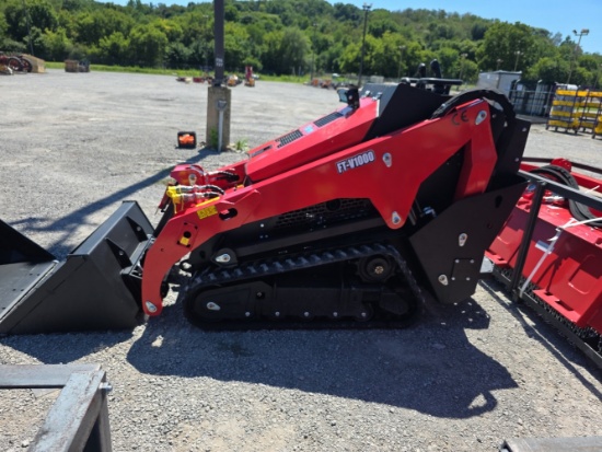 Future FT-V1000 Diesel Mini Skid Loader - Kubota Diesel