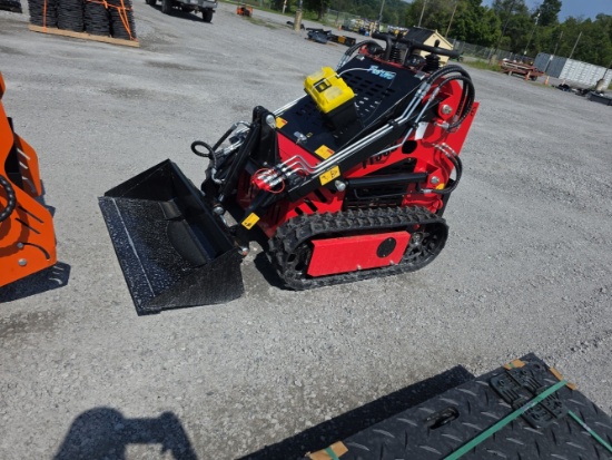 Future FT380 Mini Skid Loader